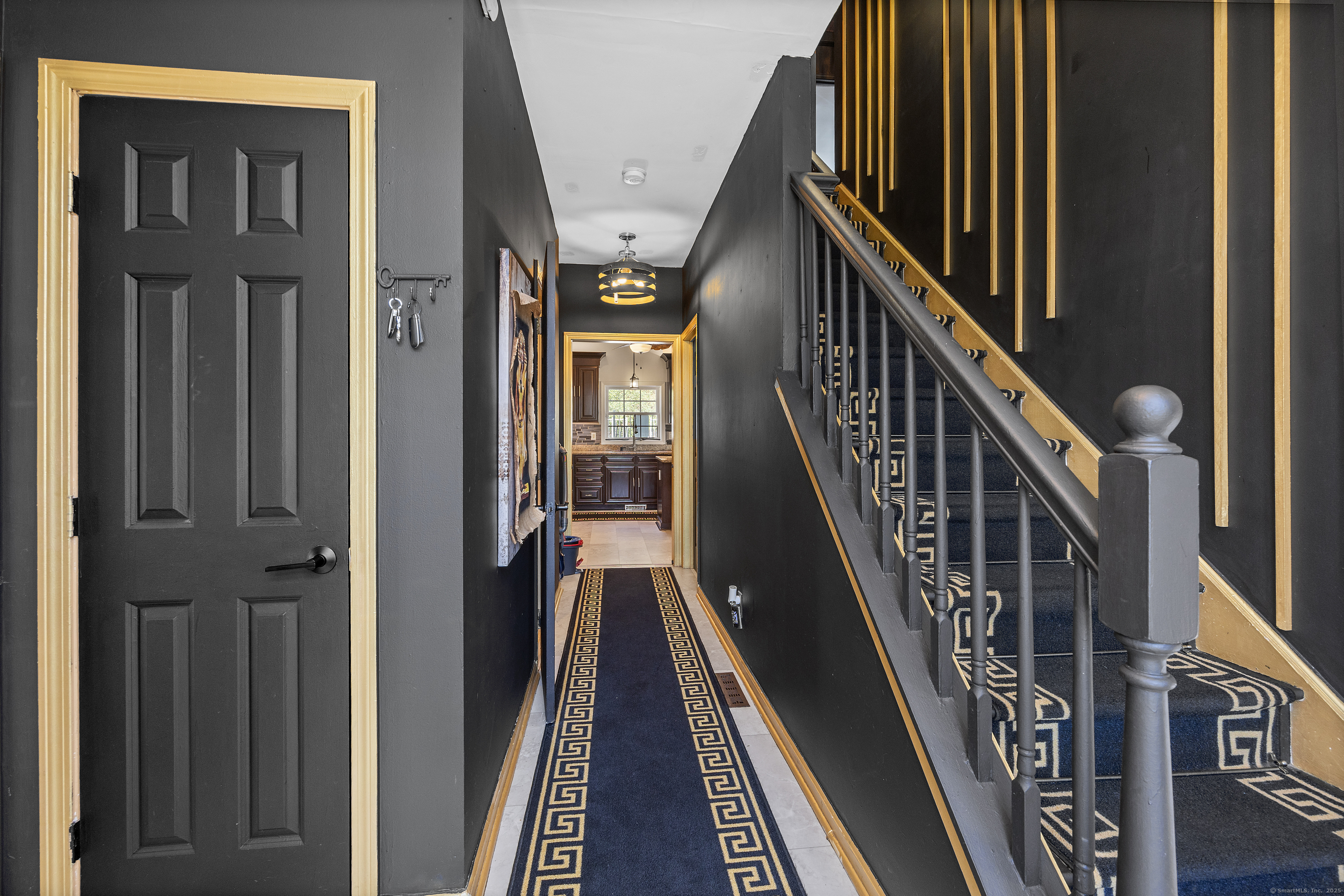 207 Ridgefield Avenue, Waterbury, Connecticut image 2