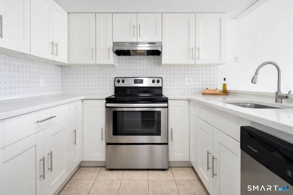 Photo of 1651 Quinnipiac Avenue #1651, New Haven, CT 06513 (MLS # 24157630)