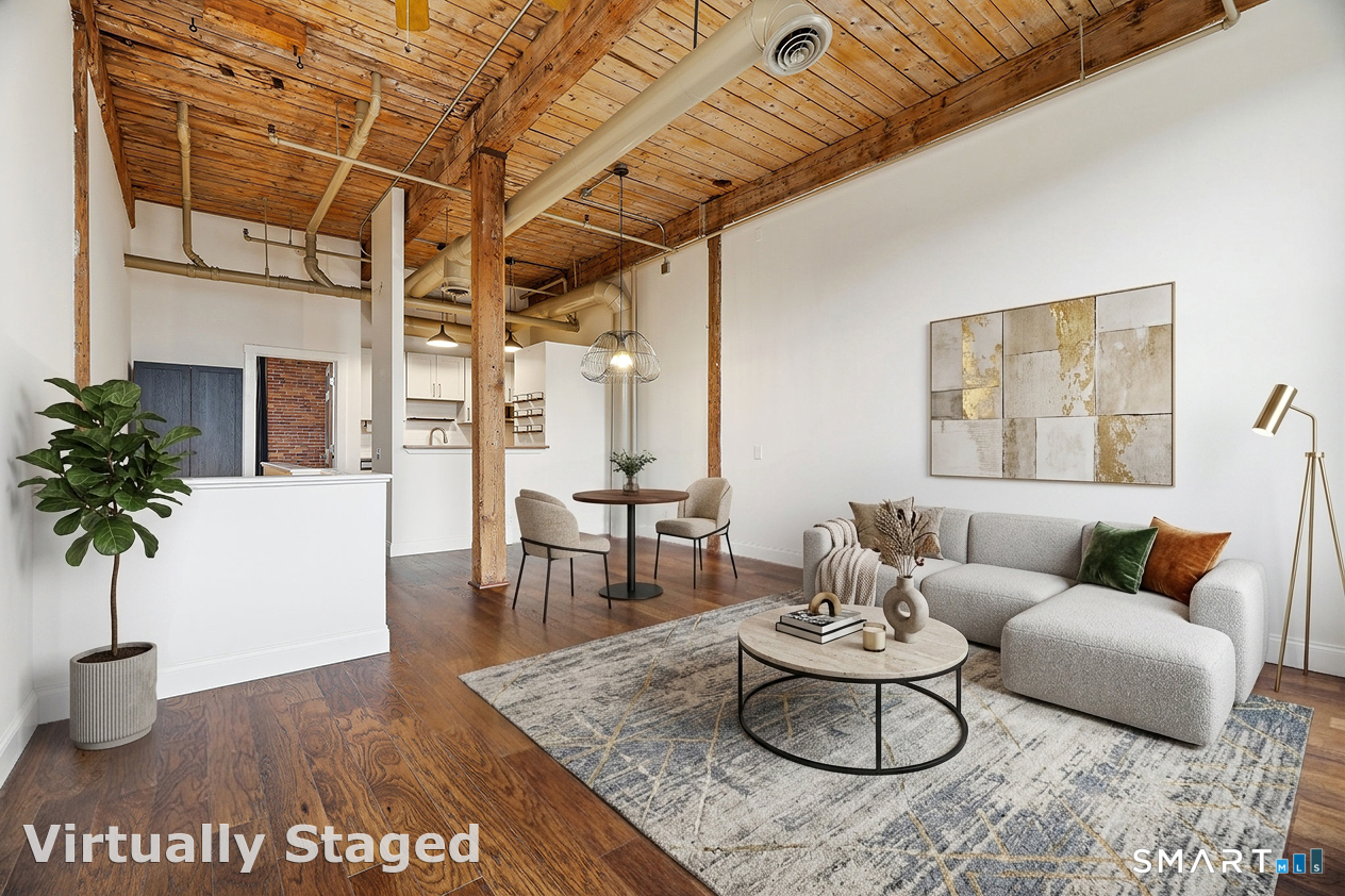 92 Main Street 206