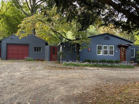 529 North Madison Road Guilford CT 06437