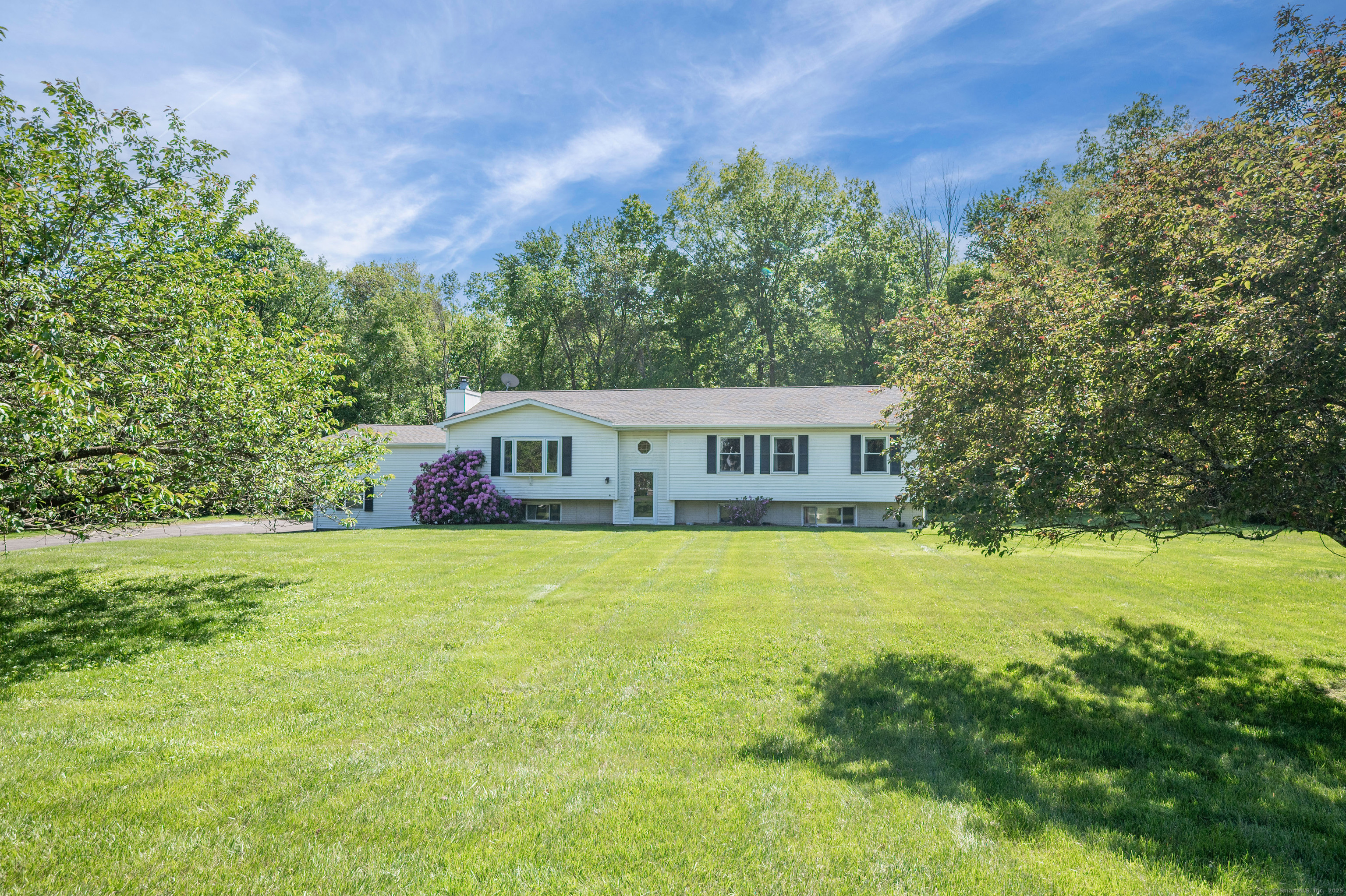 16 Dairy Farm Drive, Brookfield, Connecticut image 1