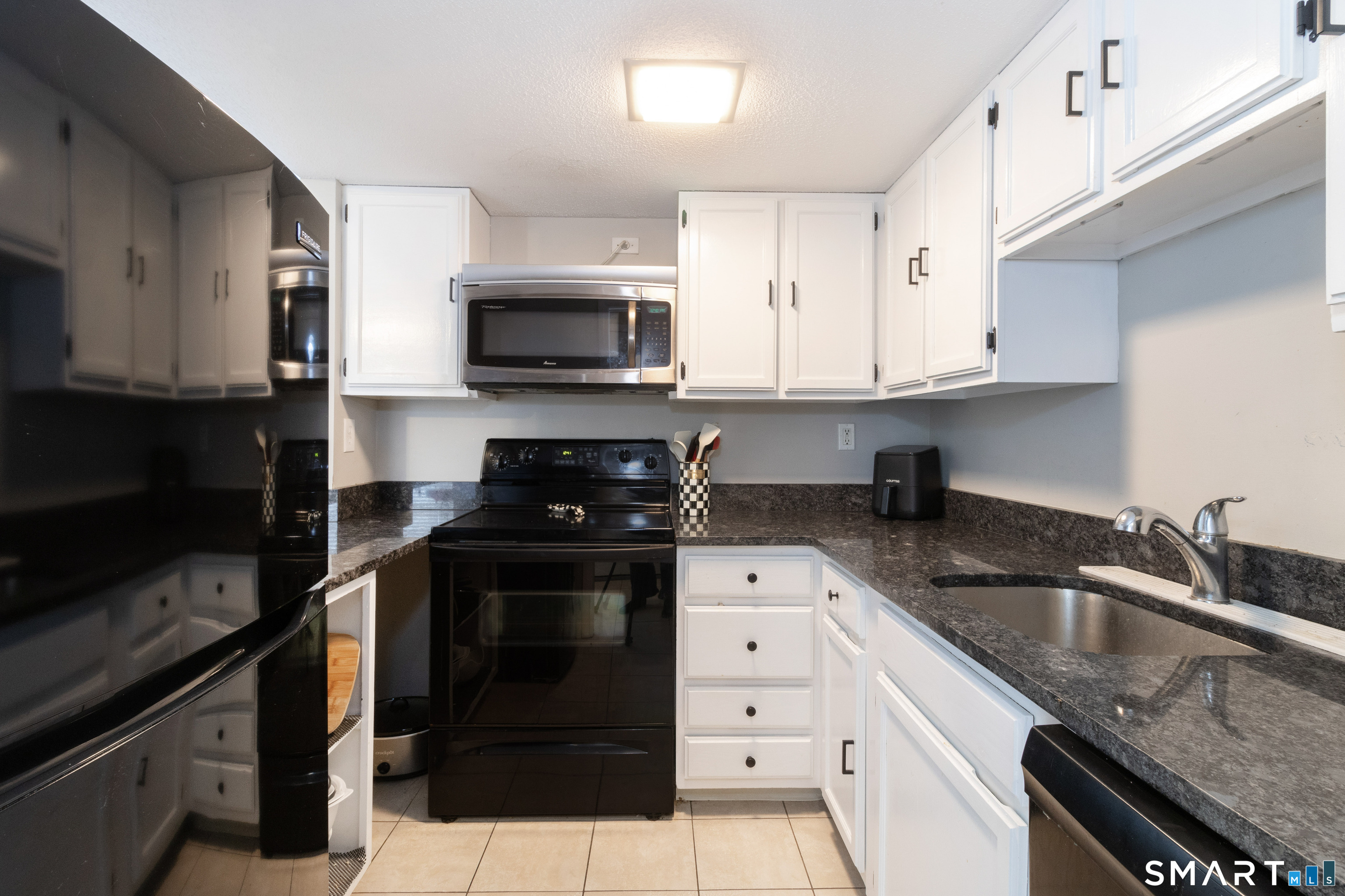 16 Pine Orchard Road APT 27