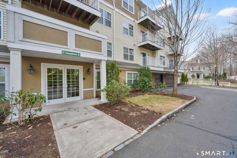 Photo of 26 Schoolhouse Drive #209, West Hartford, CT 06110 (MLS # 24163855)