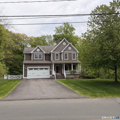 Photo of 1 Ridgeview Drive, Farmington, CT 06032 (MLS # 24169456)
