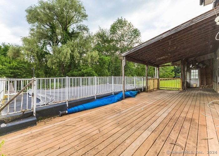 18 Pautipaug Hill Road
