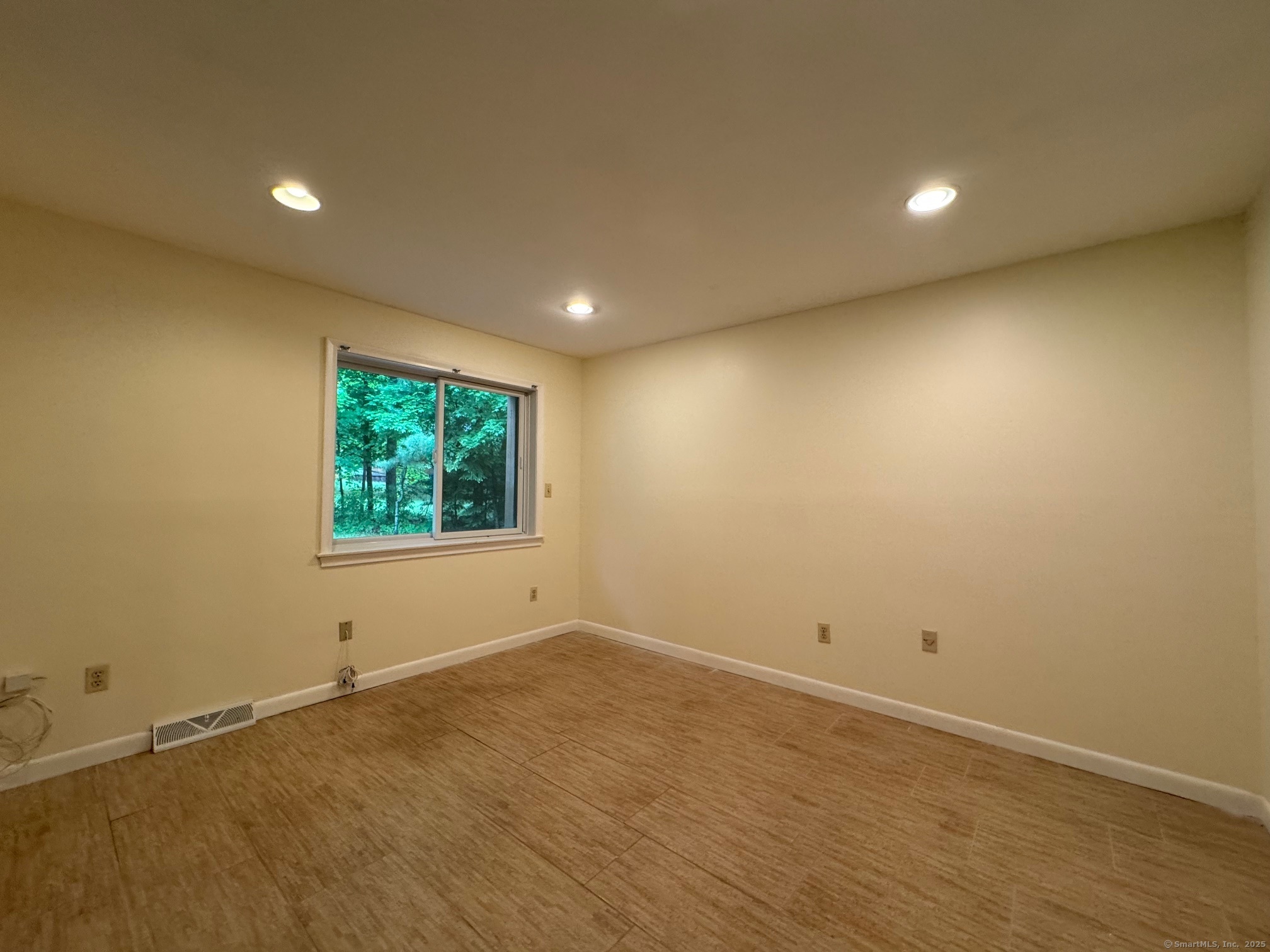 Farmington, Connecticut 06032, United States, 3 Bedrooms Bedrooms, ,3 BathroomsBathrooms,Residential,Active,136668