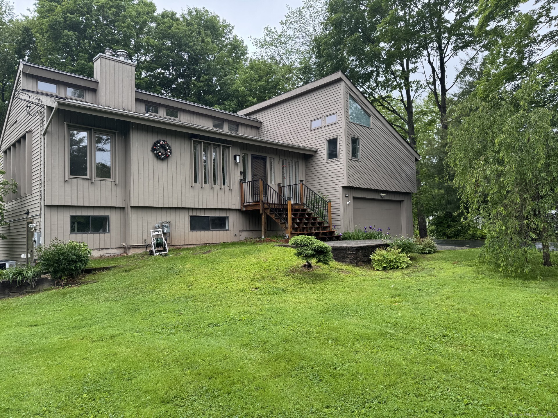 Farmington, Connecticut 06032, United States, 3 Bedrooms Bedrooms, ,3 BathroomsBathrooms,Residential,Active,136668