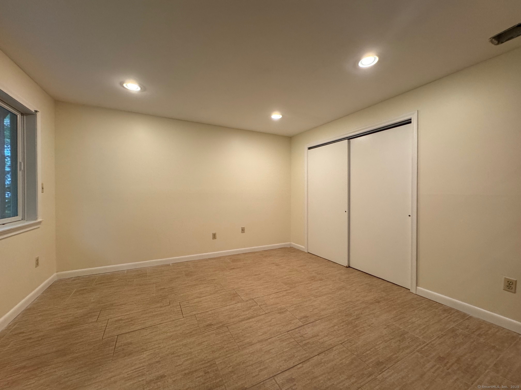 Farmington, Connecticut 06032, United States, 3 Bedrooms Bedrooms, ,3 BathroomsBathrooms,Residential,Active,136668