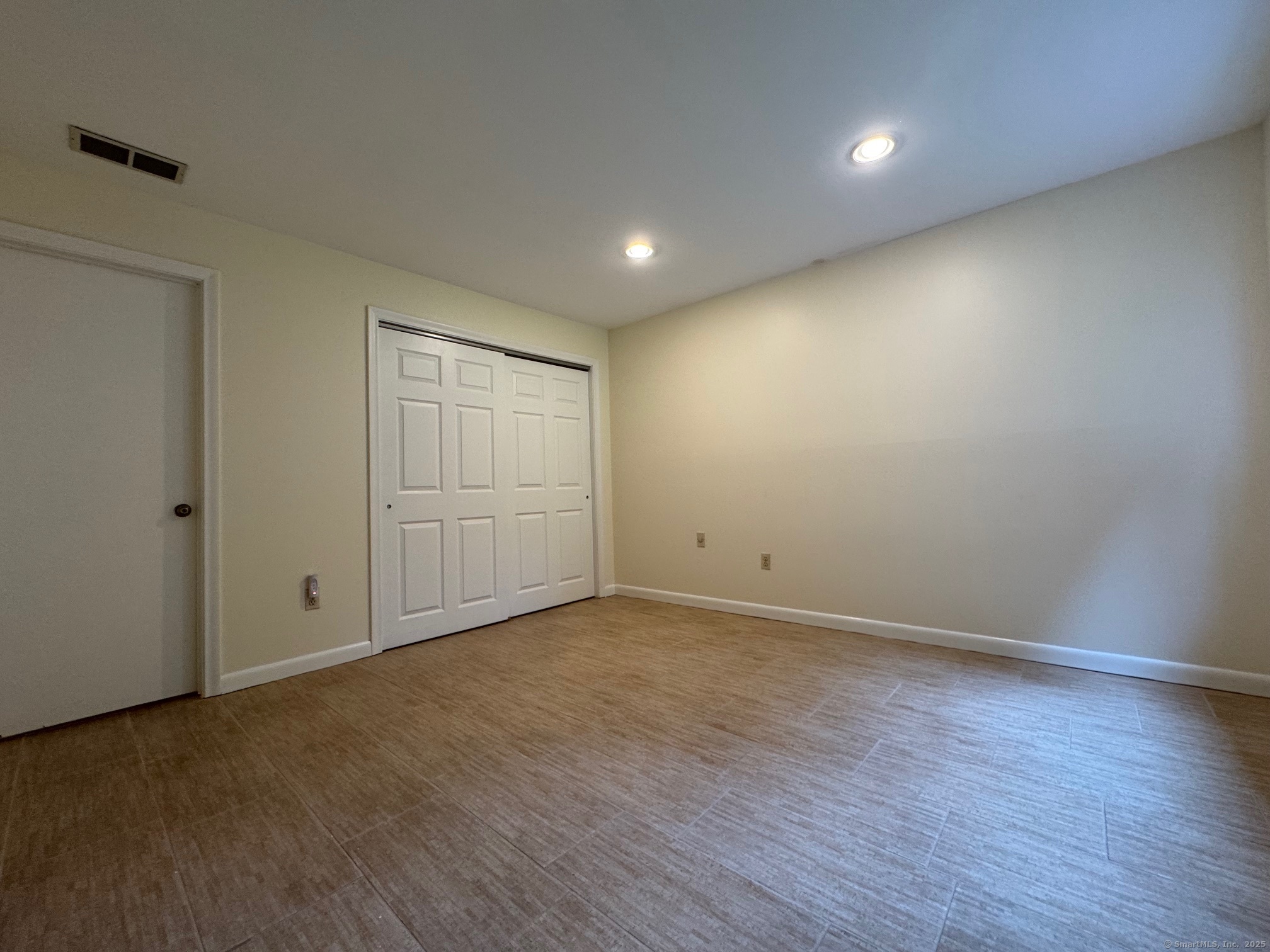 Farmington, Connecticut 06032, United States, 3 Bedrooms Bedrooms, ,3 BathroomsBathrooms,Residential,Active,136668