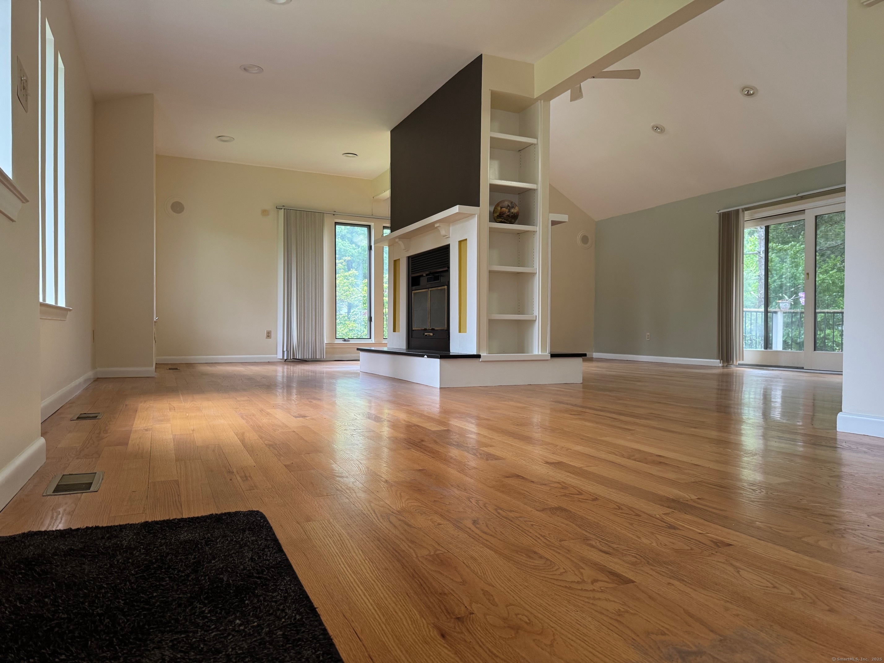 Farmington, Connecticut 06032, United States, 3 Bedrooms Bedrooms, ,3 BathroomsBathrooms,Residential,Active,136668