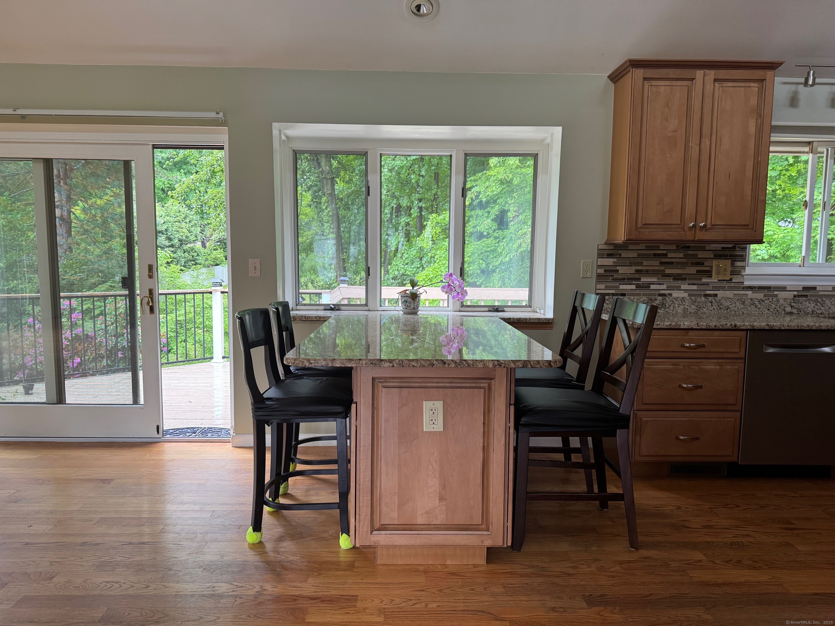 Farmington, Connecticut 06032, United States, 3 Bedrooms Bedrooms, ,3 BathroomsBathrooms,Residential,Active,136668