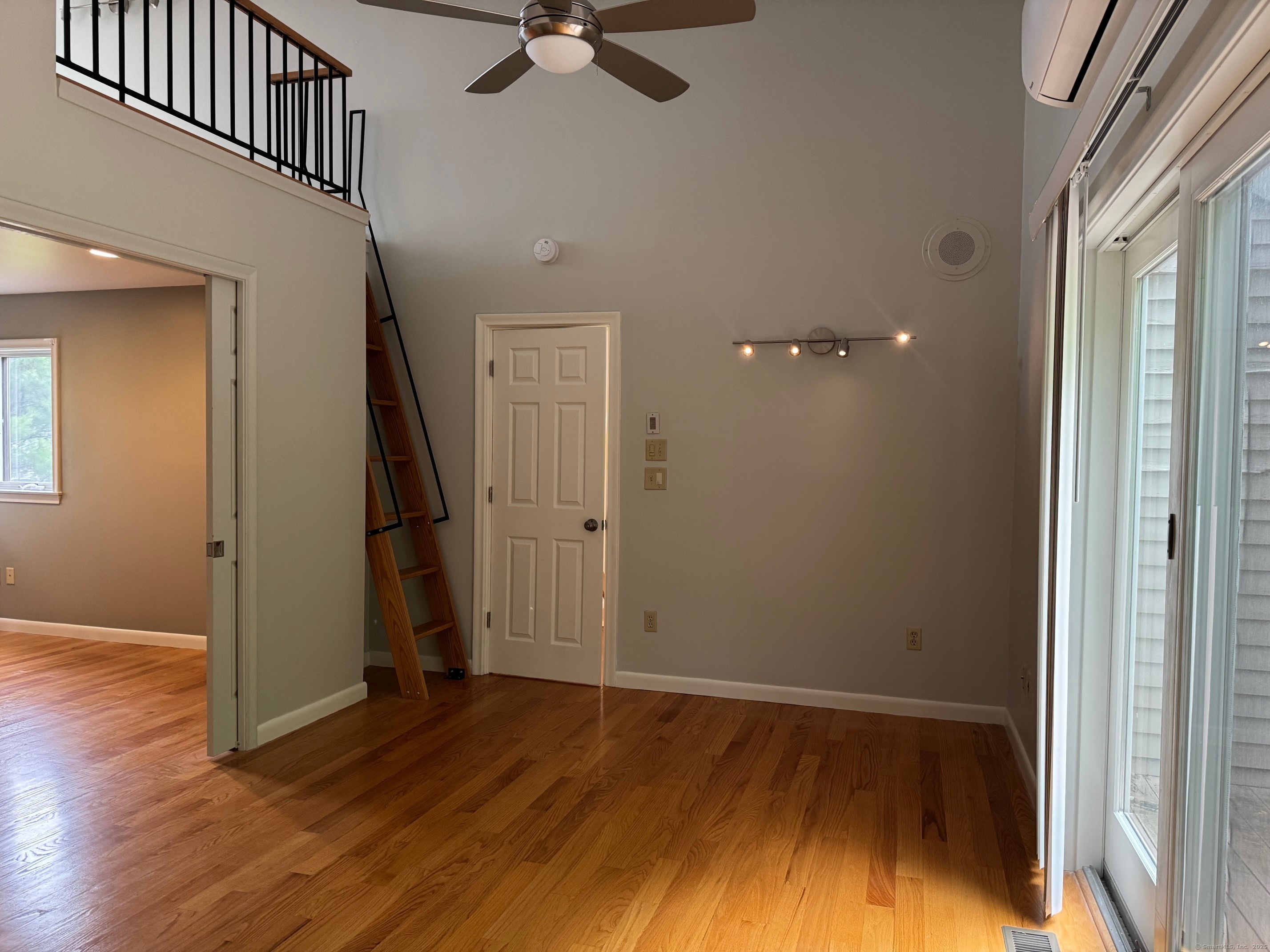 Farmington, Connecticut 06032, United States, 3 Bedrooms Bedrooms, ,3 BathroomsBathrooms,Residential,Active,136668