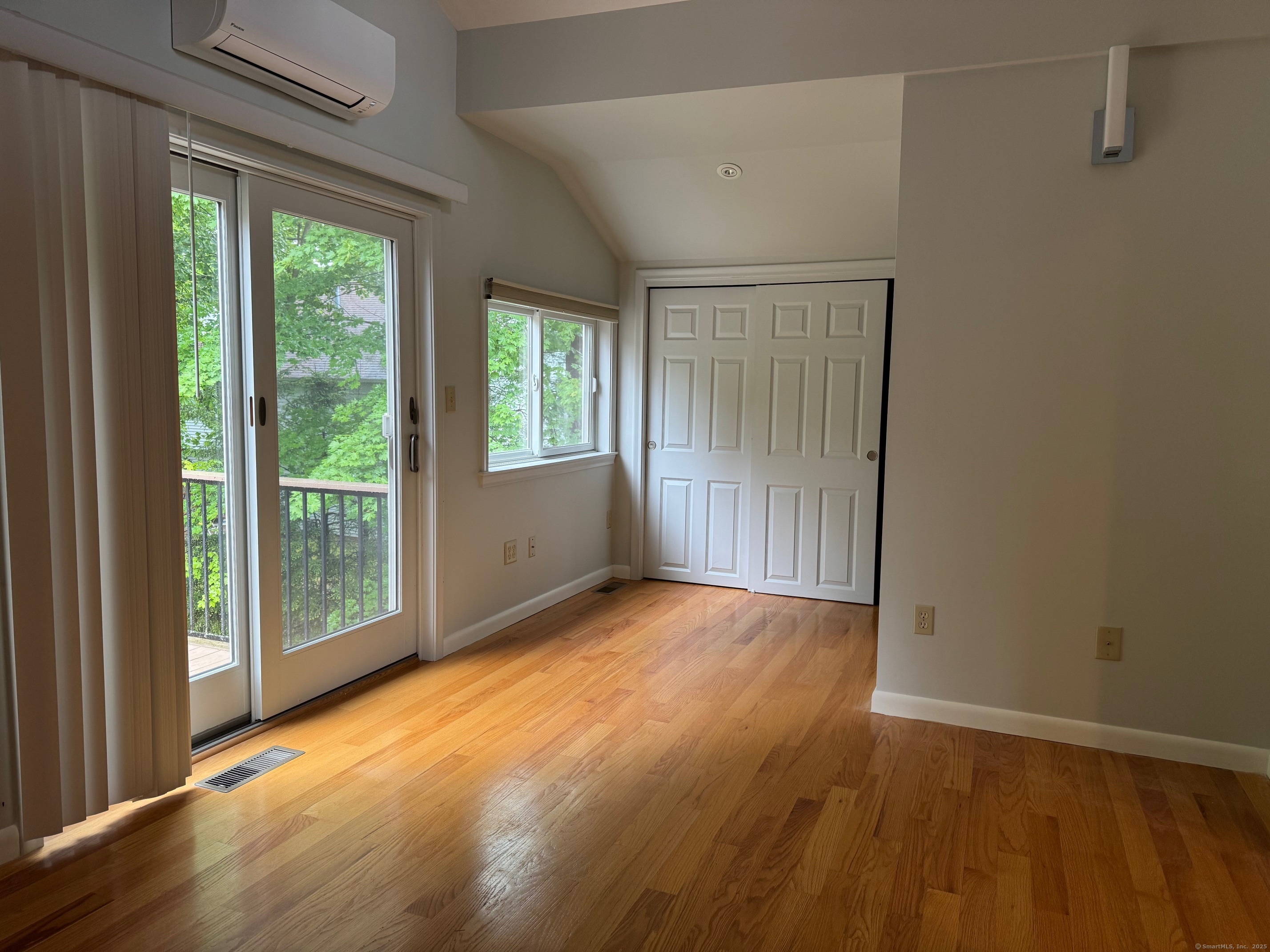 Farmington, Connecticut 06032, United States, 3 Bedrooms Bedrooms, ,3 BathroomsBathrooms,Residential,Active,136668