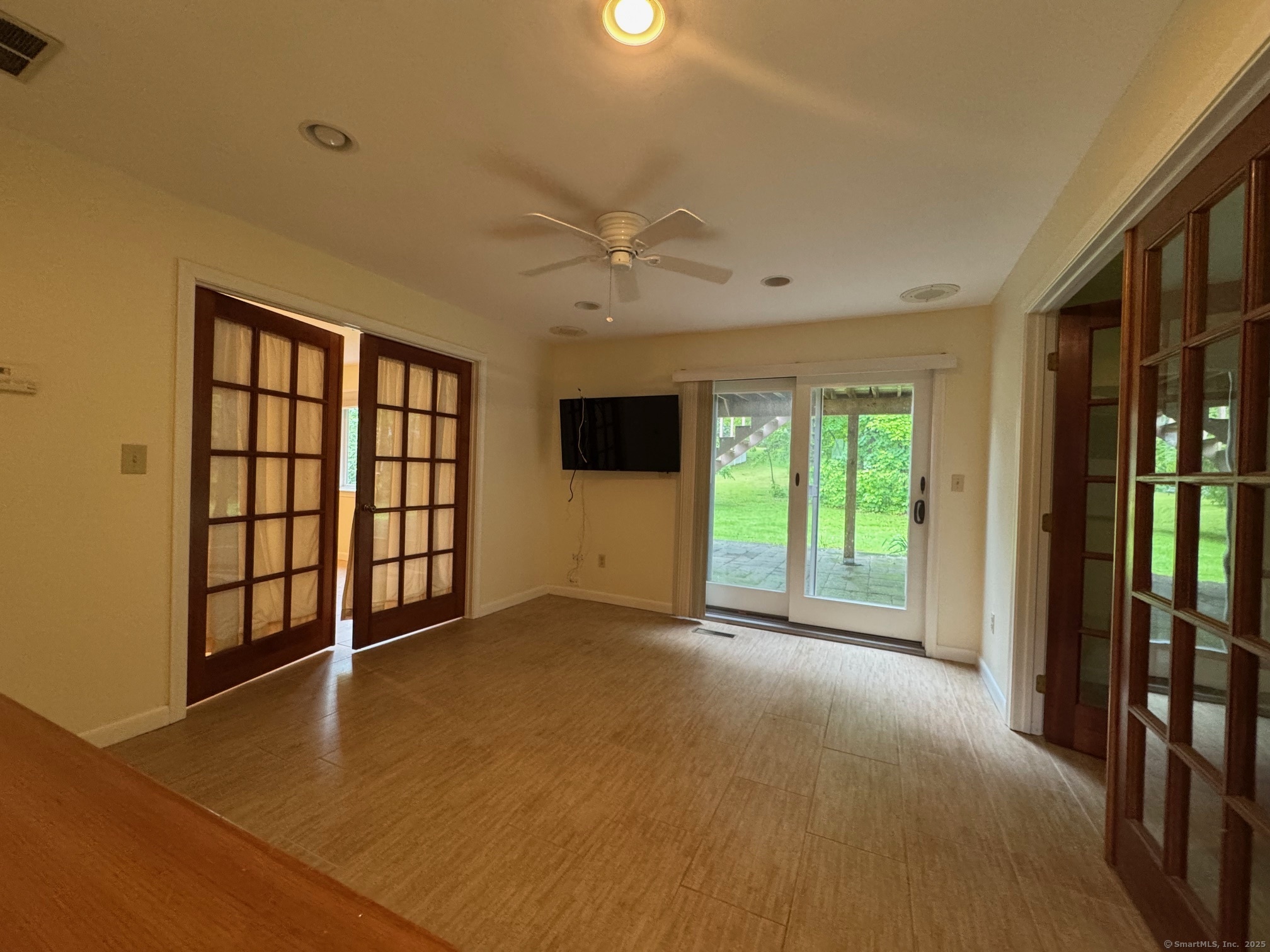 Farmington, Connecticut 06032, United States, 3 Bedrooms Bedrooms, ,3 BathroomsBathrooms,Residential,Active,136668