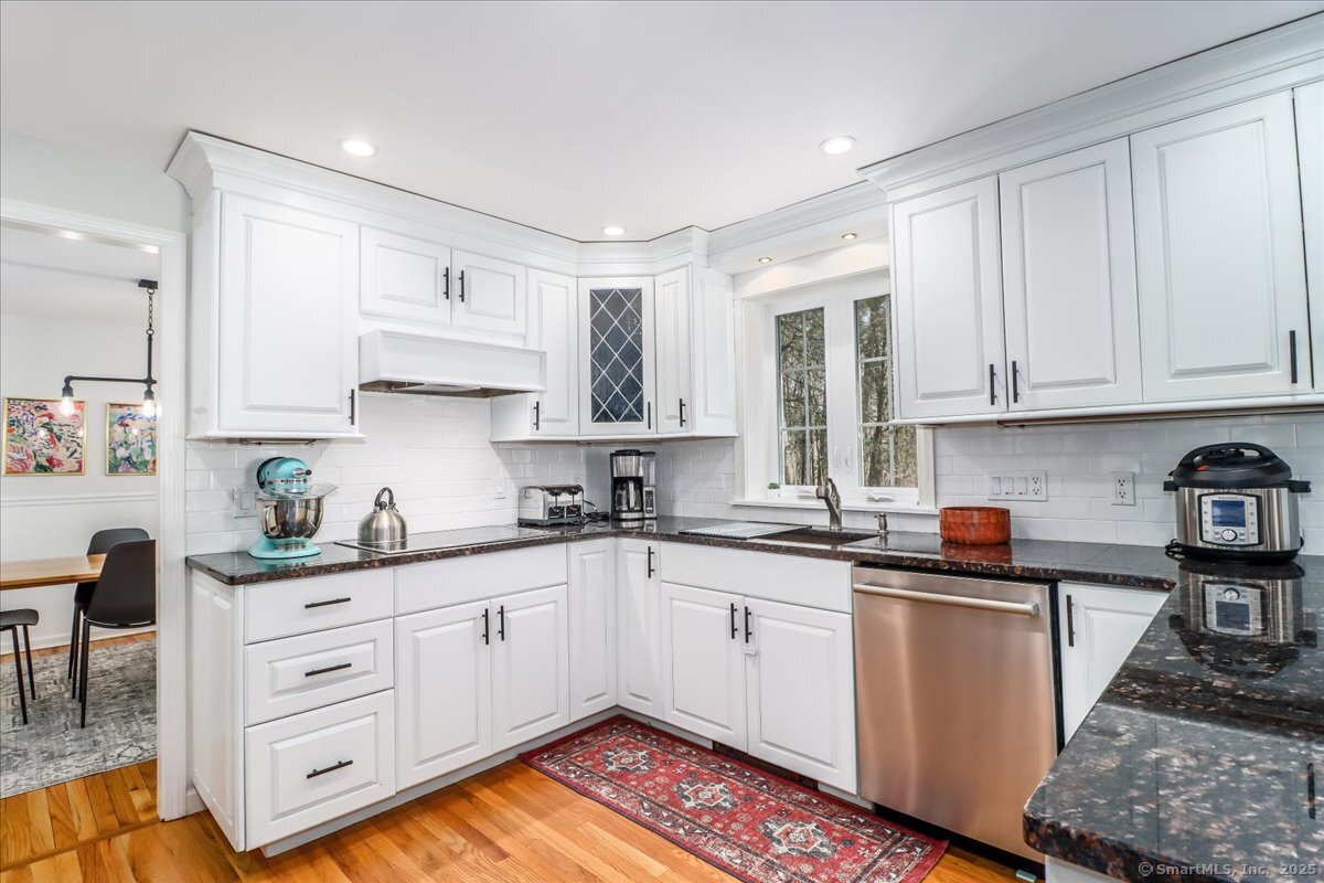 15 Pepperwood Court, Madison, Connecticut image 18