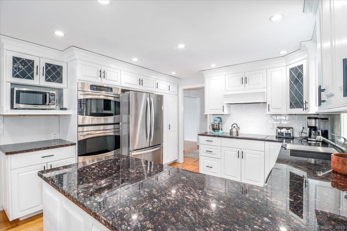 15 Pepperwood Court, Madison, Connecticut image 21