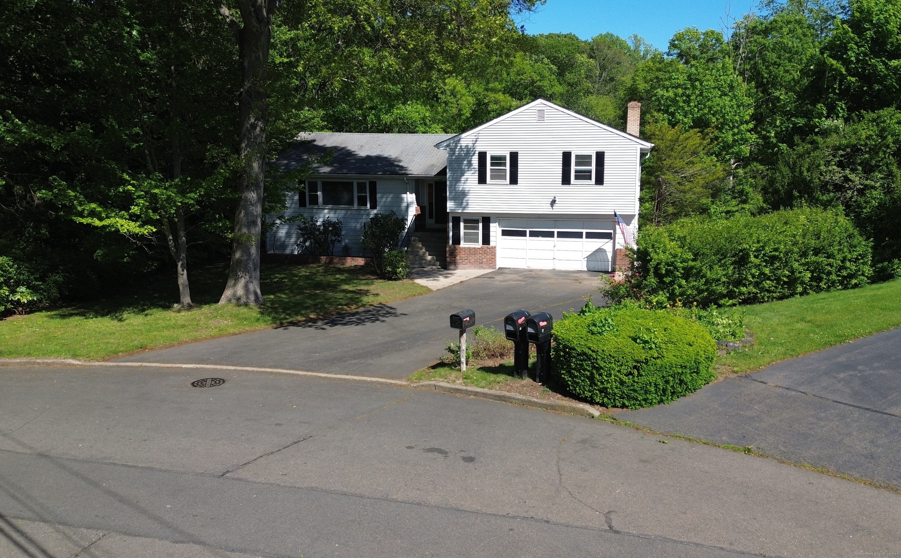 19 Arrowhead Lane, Branford, Connecticut image 1