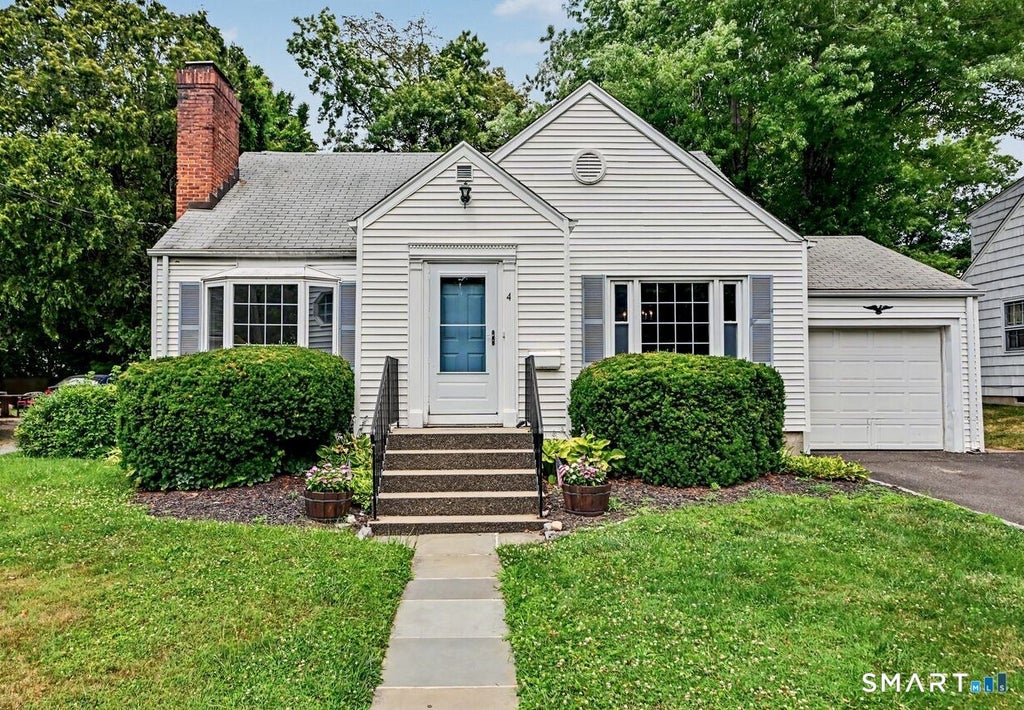 Photo of 4 Hassake Road, Greenwich, CT 06870 (MLS # 24195428)