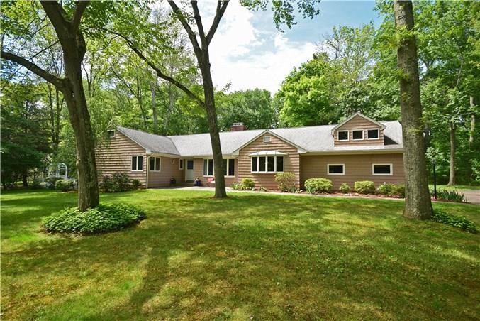 Photo 1 of 124 White Birch Road, New Canaan, Connecticut, $890,000, Web #: 99123263