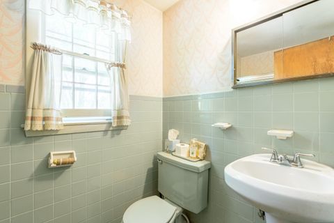 Tiny photo for 100 Prospect Street, Glastonbury, CT 06033 (MLS # 24134924)