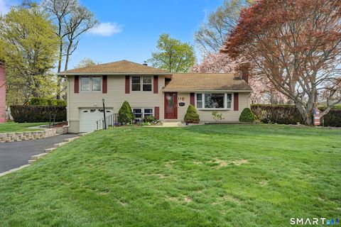 Photo of 13 Reynolds Drive, Wallingford, CT 06492 (MLS # 24162174)