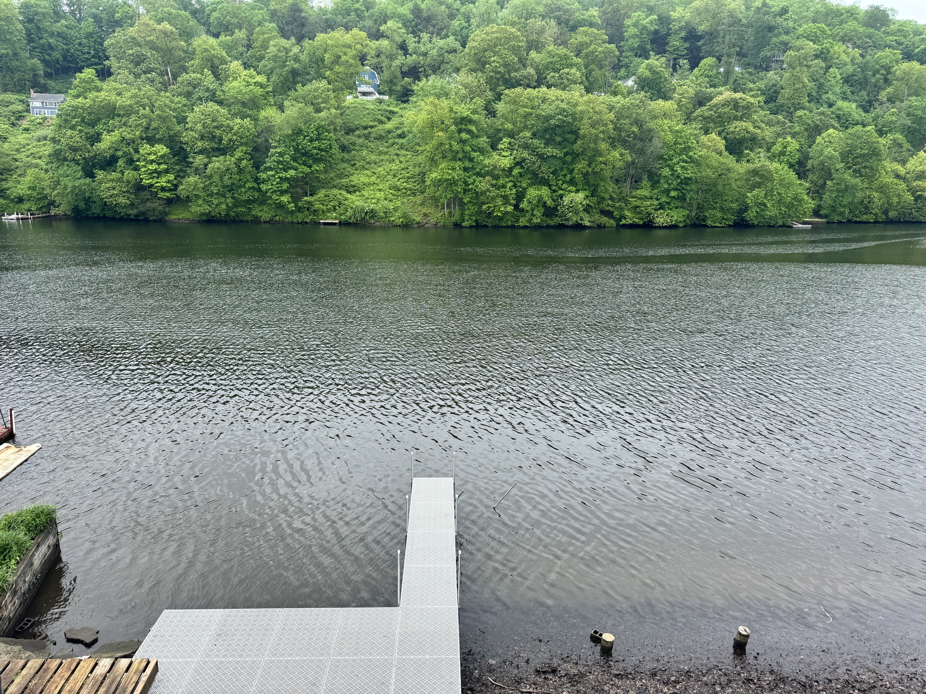 Newtown, Connecticut 06482, United States, 4 Bedrooms Bedrooms, ,3 BathroomsBathrooms,Residential,Active,99022