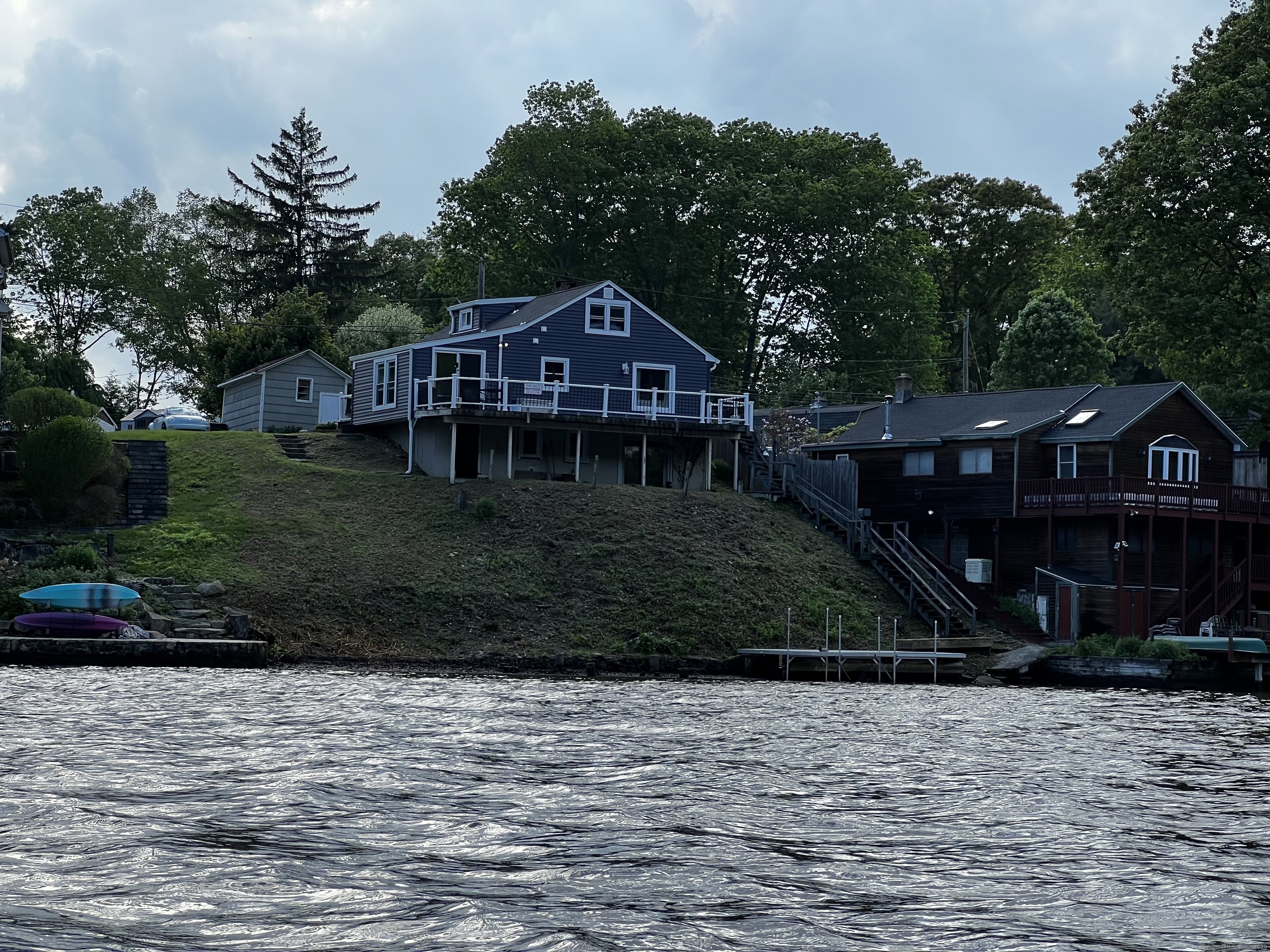 Newtown, Connecticut 06482, United States, 4 Bedrooms Bedrooms, ,3 BathroomsBathrooms,Residential,Active,99022