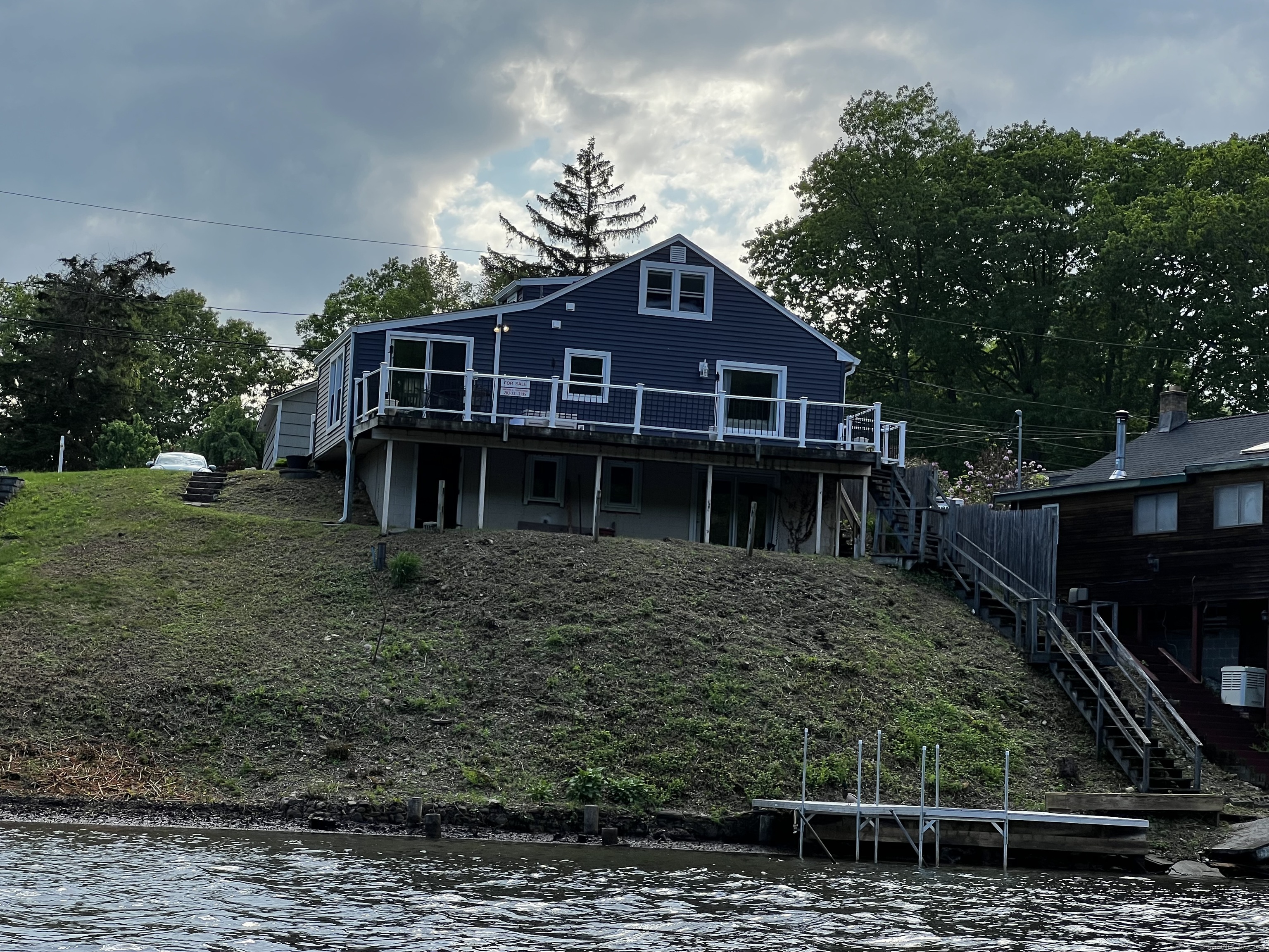 Newtown, Connecticut 06482, United States, 4 Bedrooms Bedrooms, ,3 BathroomsBathrooms,Residential,Active,99022