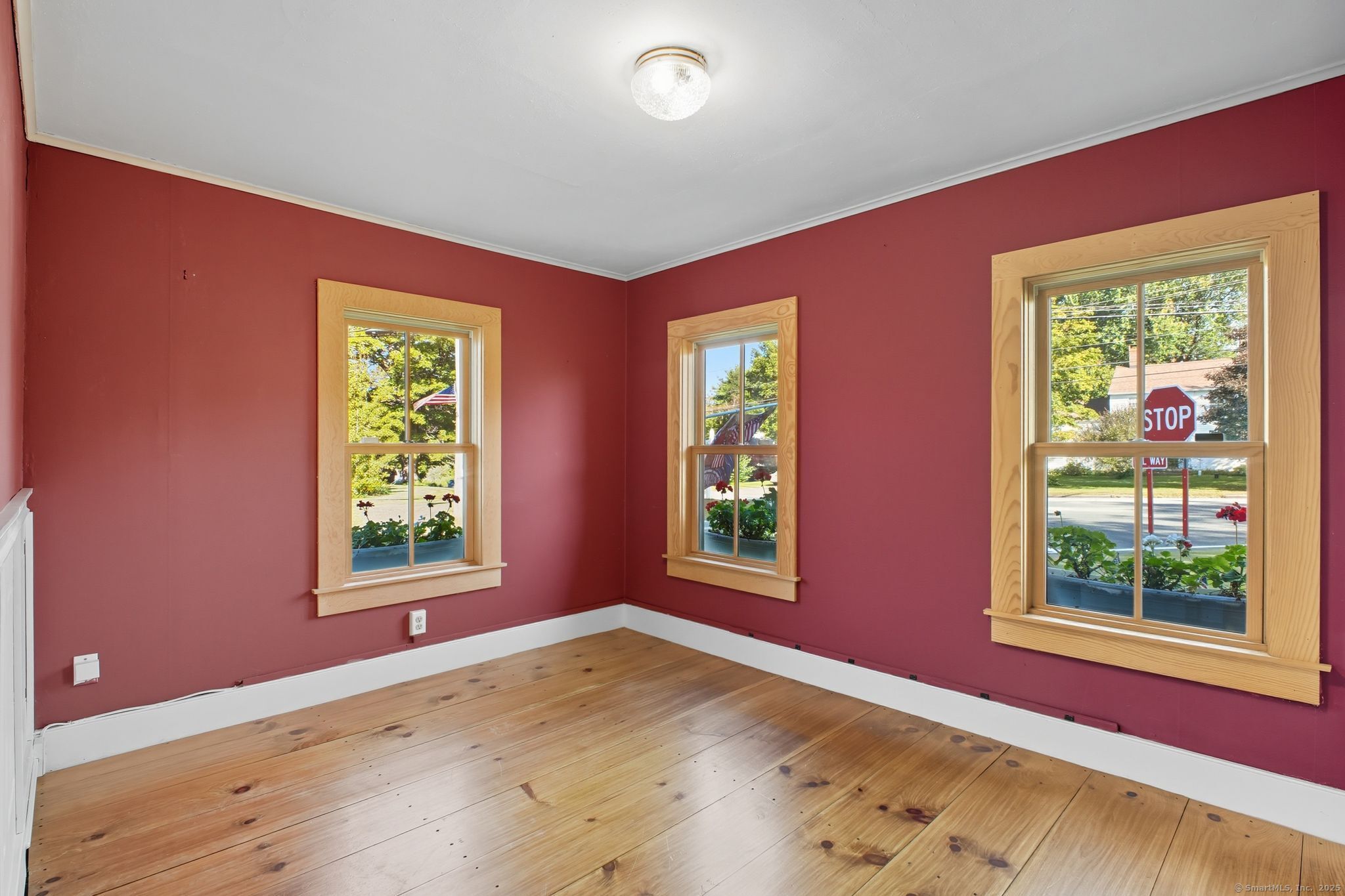 Hartland, Connecticut 06027, United States, 3 Bedrooms Bedrooms, ,2 BathroomsBathrooms,Residential,Pending,211983