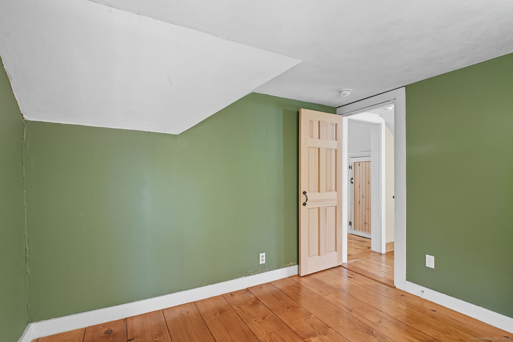 Hartland, Connecticut 06027, United States, 3 Bedrooms Bedrooms, ,2 BathroomsBathrooms,Residential,Pending,211983