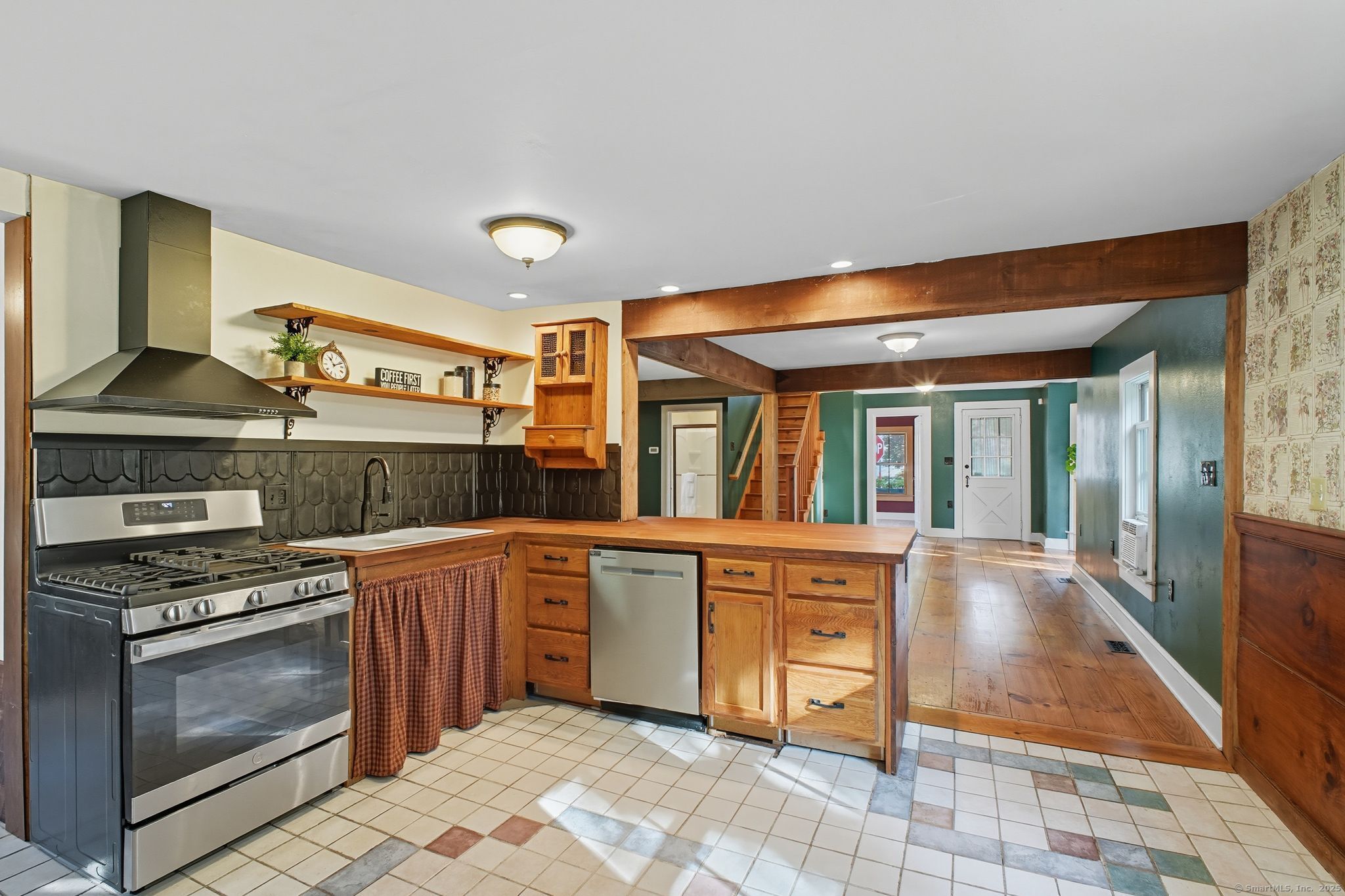 Hartland, Connecticut 06027, United States, 3 Bedrooms Bedrooms, ,2 BathroomsBathrooms,Residential,Pending,211983