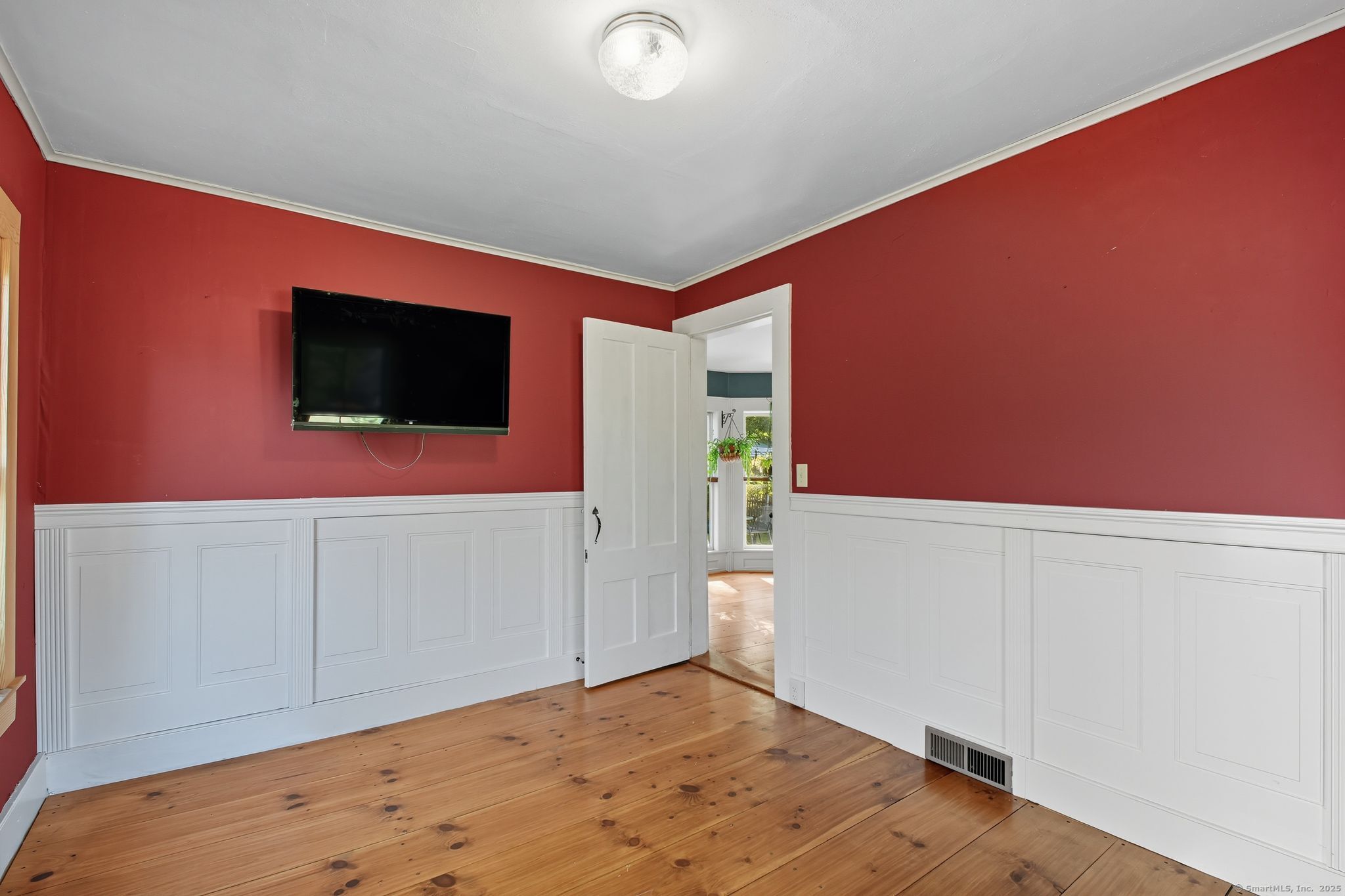 Hartland, Connecticut 06027, United States, 3 Bedrooms Bedrooms, ,2 BathroomsBathrooms,Residential,Pending,211983