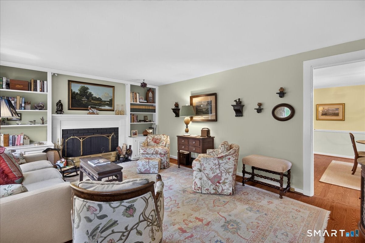 65 West Shepard Avenue