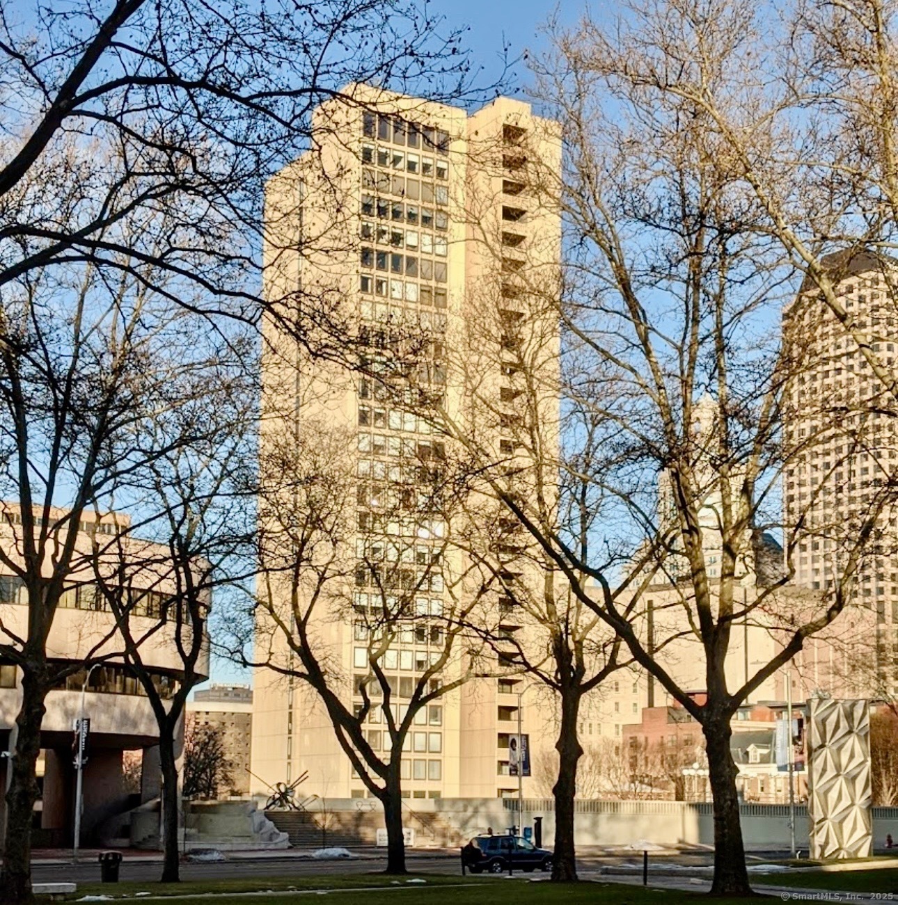 Property for Sale at Gold Street 17De, Hartford, Connecticut - Bedrooms: 3 
Bathrooms: 2 
Rooms: 5  - $500,000