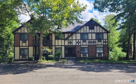 Photo of 5 Essex Court #5, Brookfield, CT 06804 (MLS # 24203318)