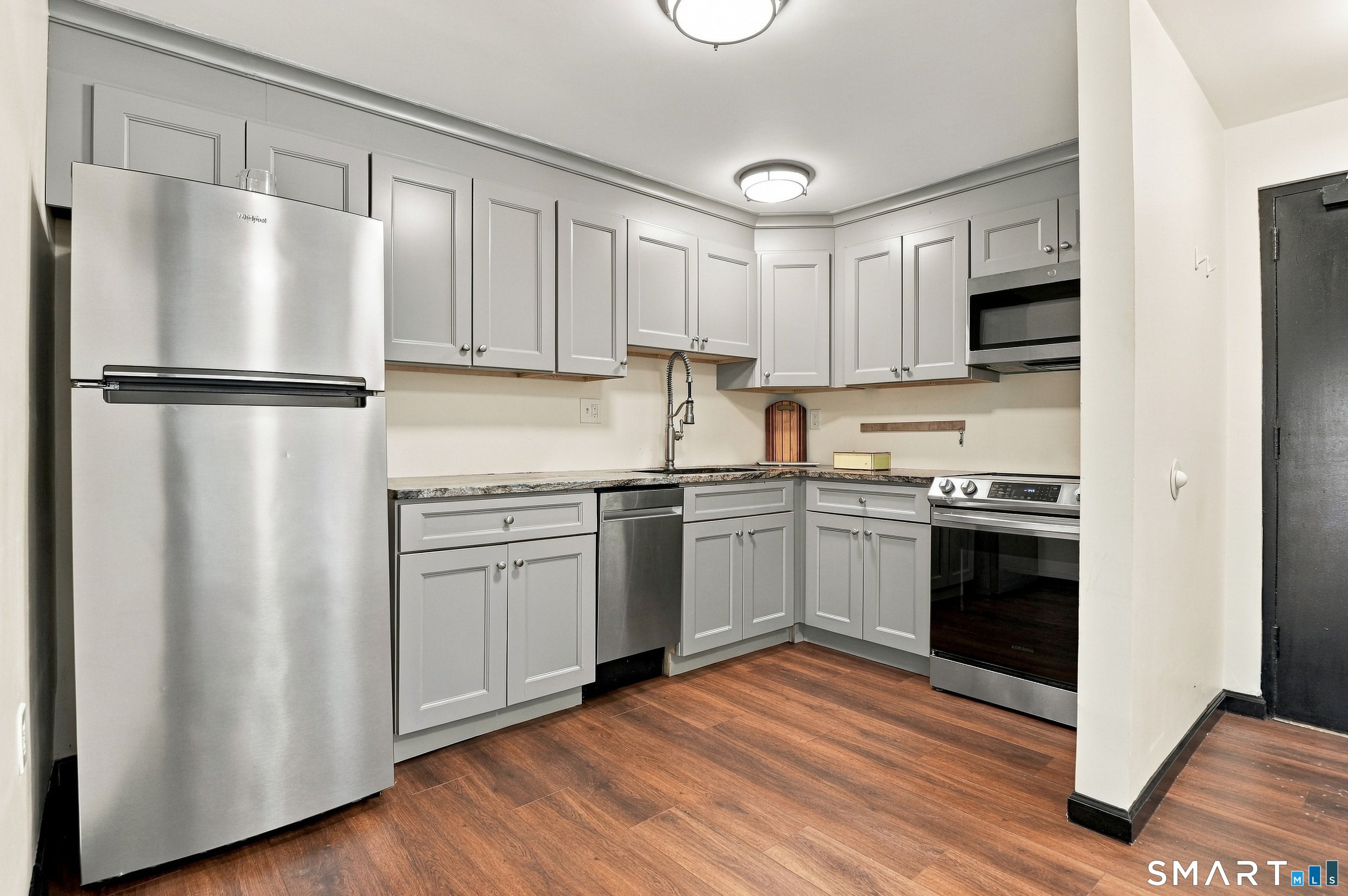 108 Oakwood Avenue T4