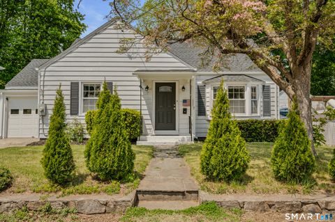 Photo of 7 Norton Court, Norwich, CT 06360 (MLS # 24175750)