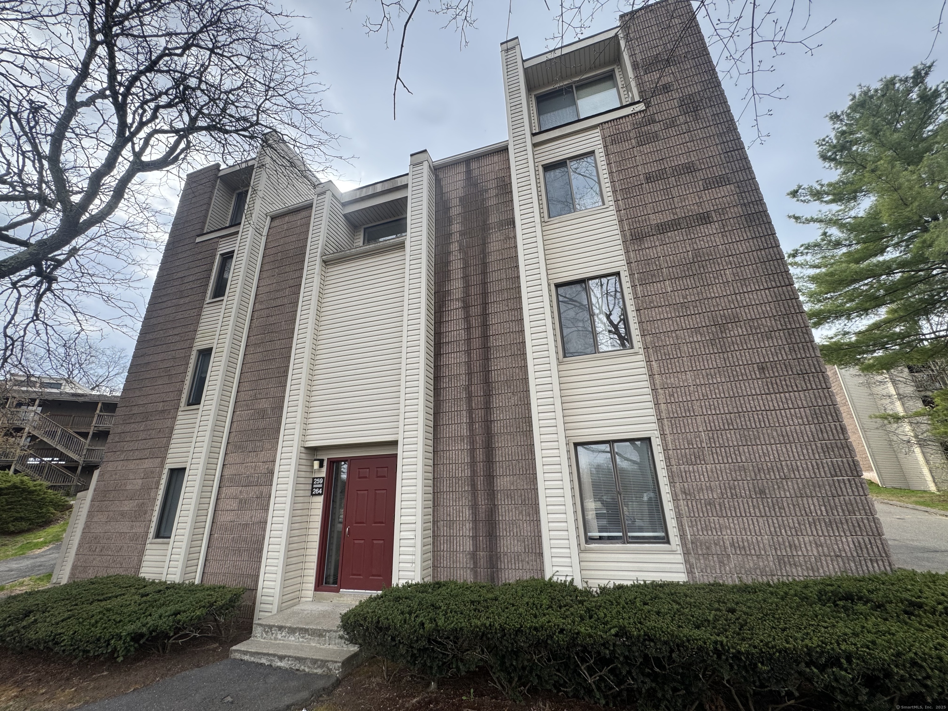 Property for Sale at Burgundy Hill Lane 264, Middletown, Connecticut - Bedrooms: 1 
Bathrooms: 1 
Rooms: 4  - $125,000