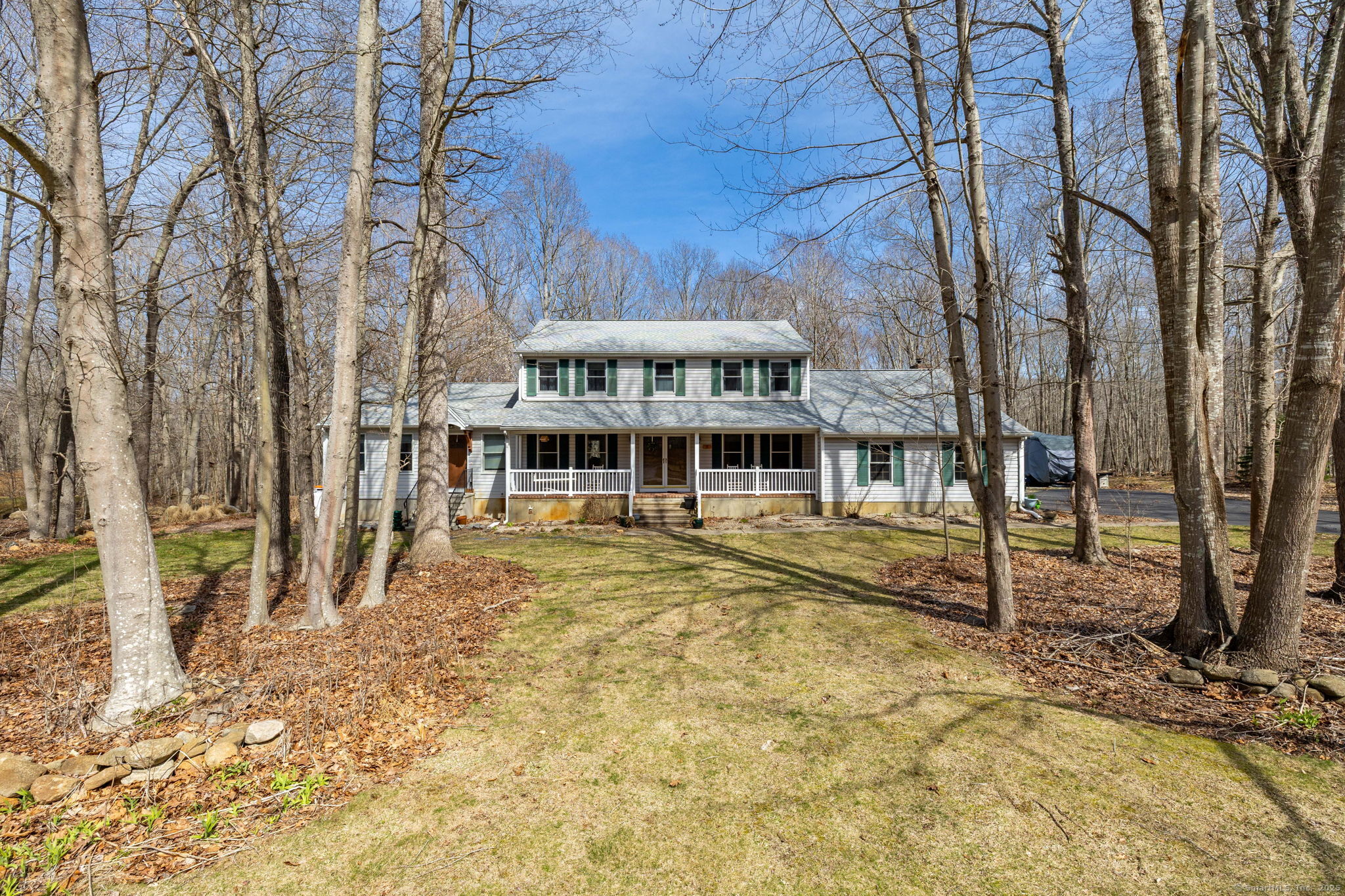 Christina Court, Clinton, Connecticut - 4 Bedrooms  
4 Bathrooms  
7 Rooms - 