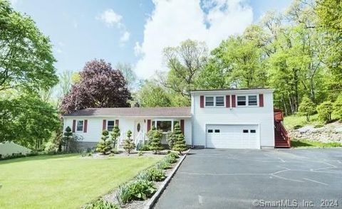 Photo of 51 Plum Tree Lane, Trumbull, CT 06611 (MLS # 24165528)