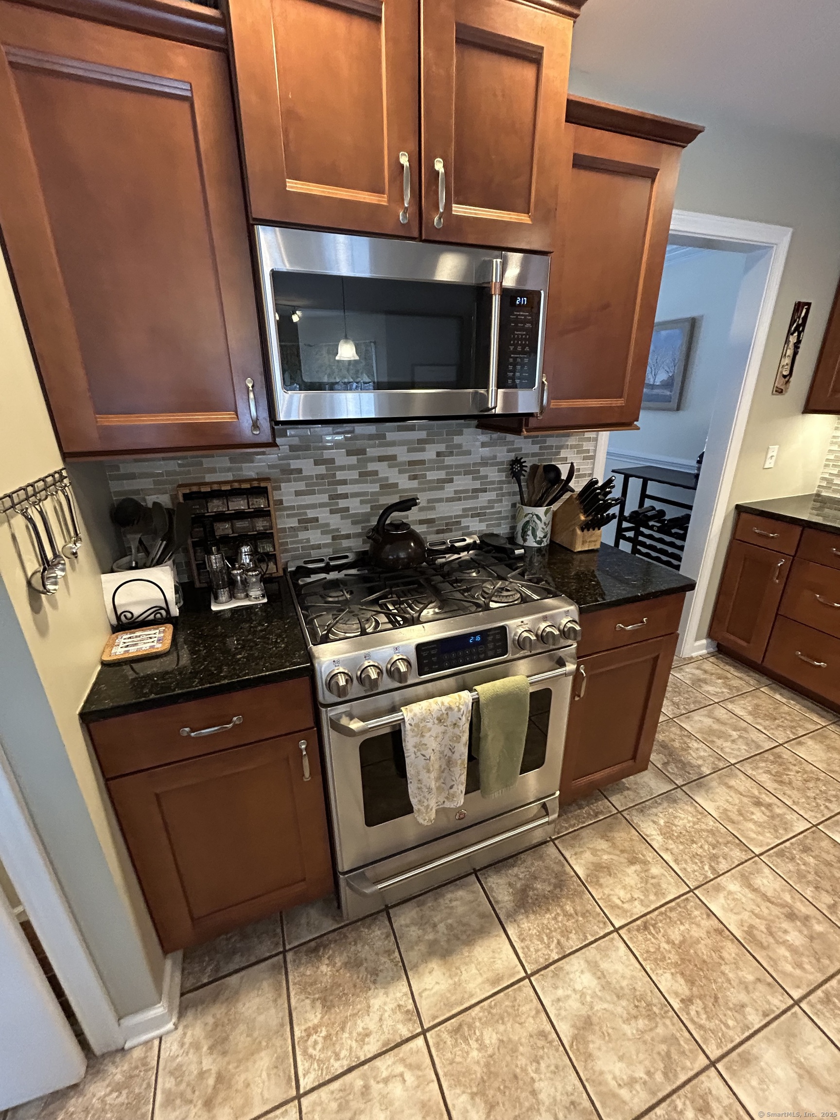16 N Ridge Drive, Cromwell, Connecticut image 6
