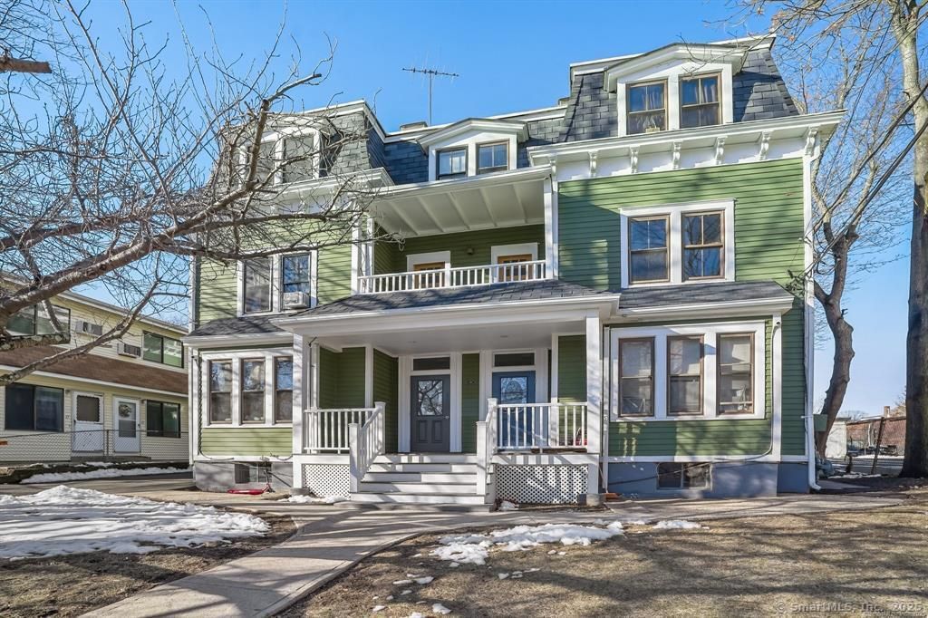Photo of 10 Linden Place #1B, Stamford, CT 06902 (MLS # 24134466)