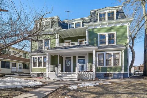 Photo of 10 Linden Place #1B, Stamford, CT 06902 (MLS # 24134466)