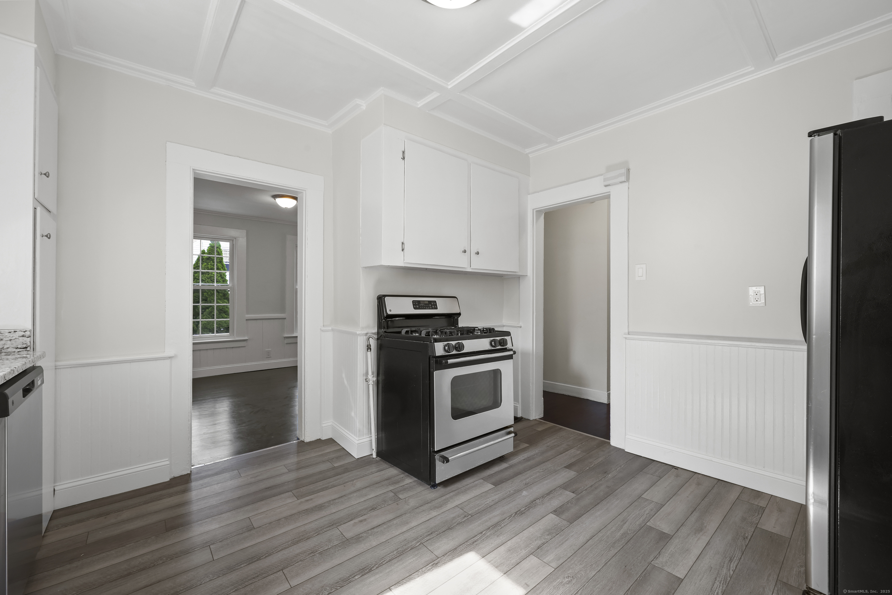 Meriden, Connecticut 06451, United States, 3 Bedrooms Bedrooms, ,1 BathroomBathrooms,Residential,Pending,195307