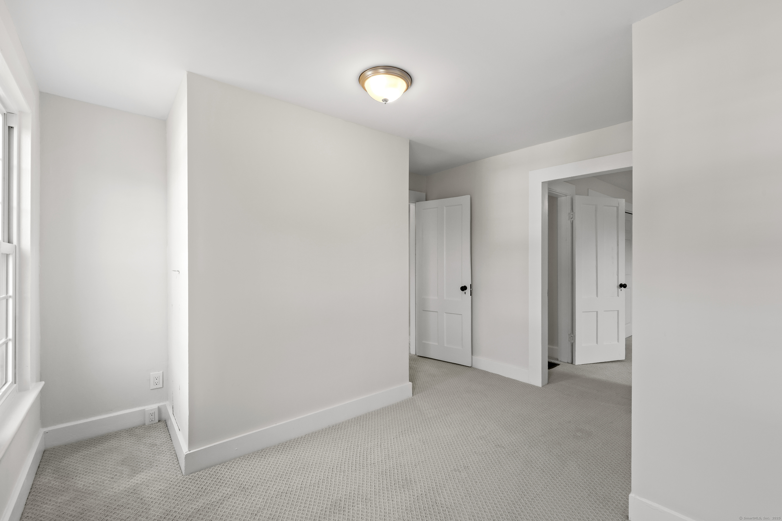 Meriden, Connecticut 06451, United States, 3 Bedrooms Bedrooms, ,1 BathroomBathrooms,Residential,Pending,195307