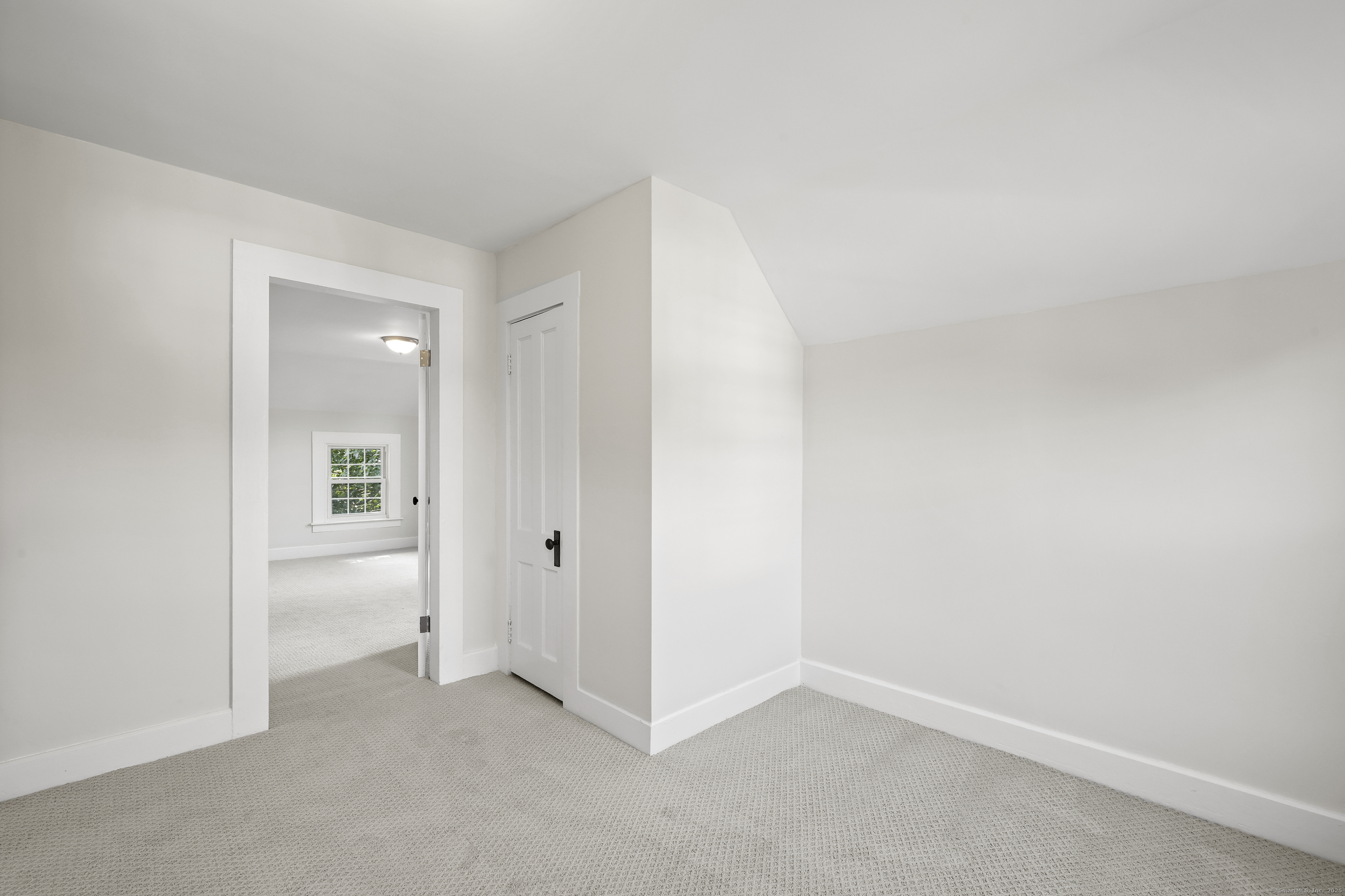 Meriden, Connecticut 06451, United States, 3 Bedrooms Bedrooms, ,1 BathroomBathrooms,Residential,Pending,195307