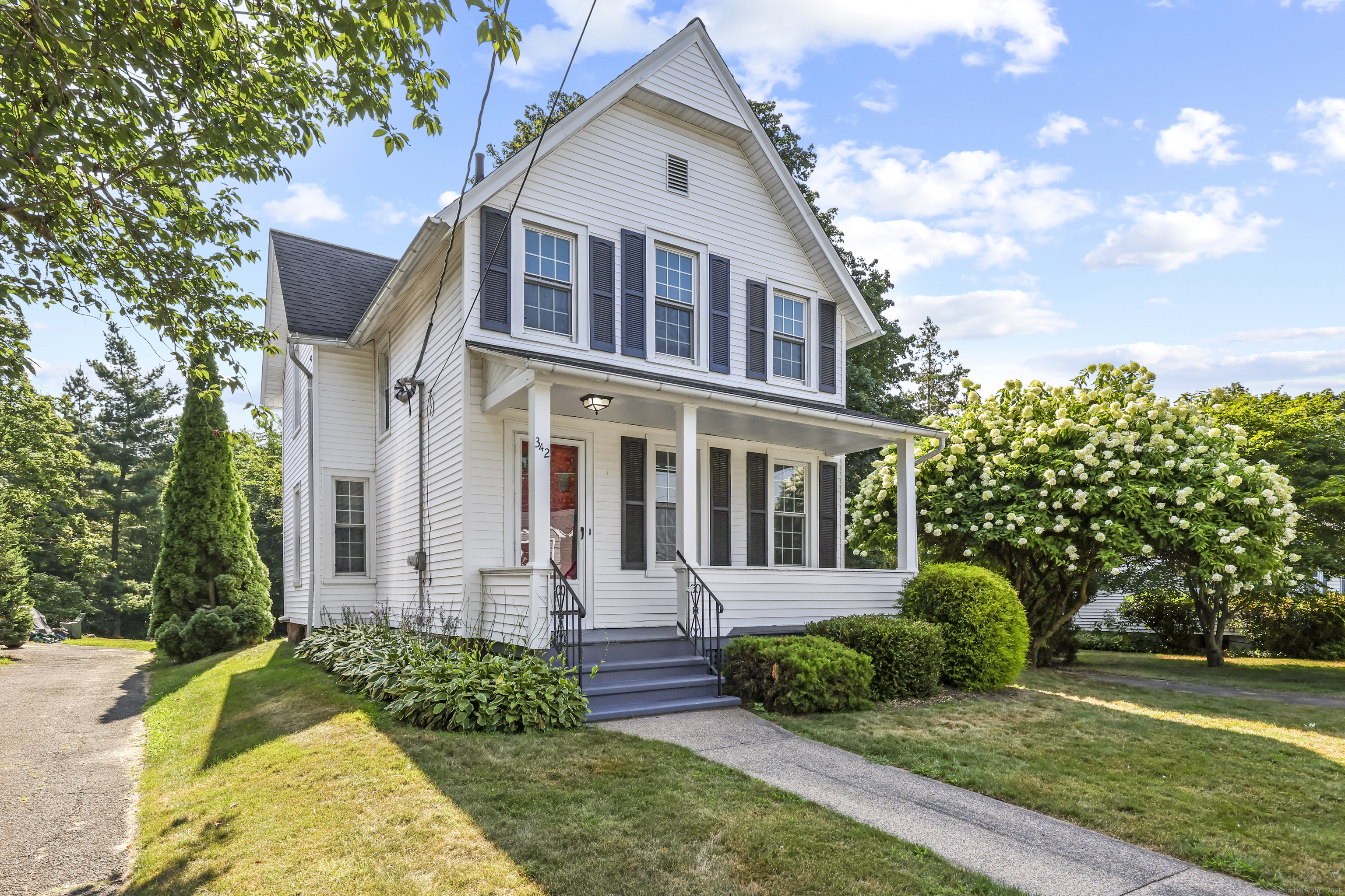 Meriden, Connecticut 06451, United States, 3 Bedrooms Bedrooms, ,1 BathroomBathrooms,Residential,Pending,195307