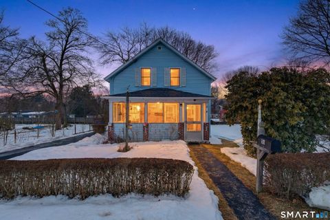 Photo of 59 Vivian Street, Waterford, CT 06385 (MLS # 24153988)