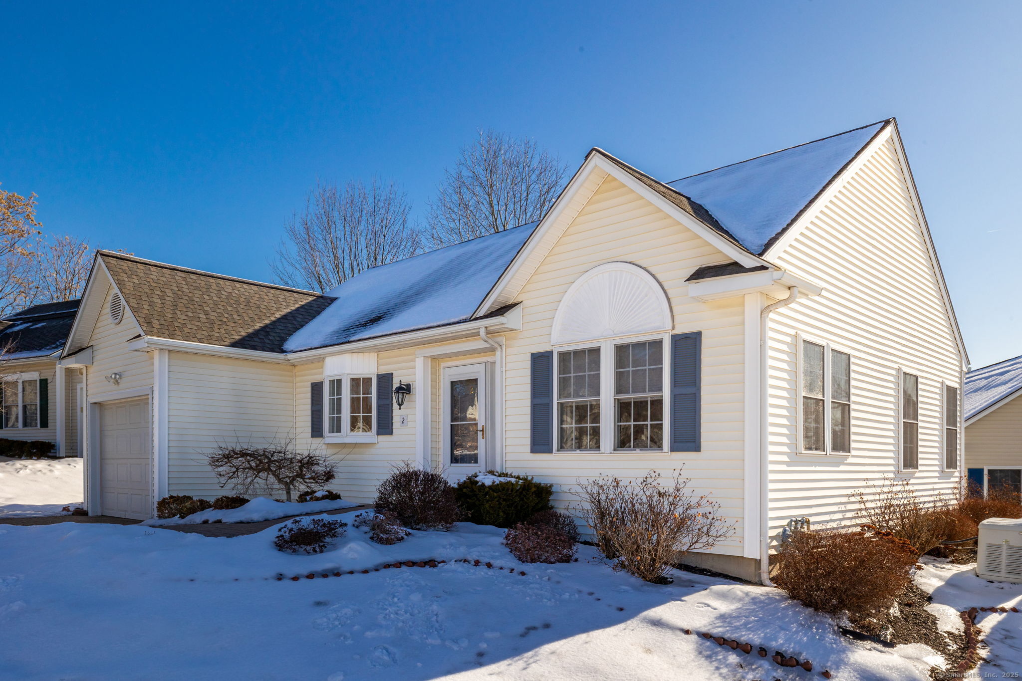 Portland, Connecticut 06480, United States, 2 Bedrooms Bedrooms, ,2 BathroomsBathrooms,Residential,Pending,388