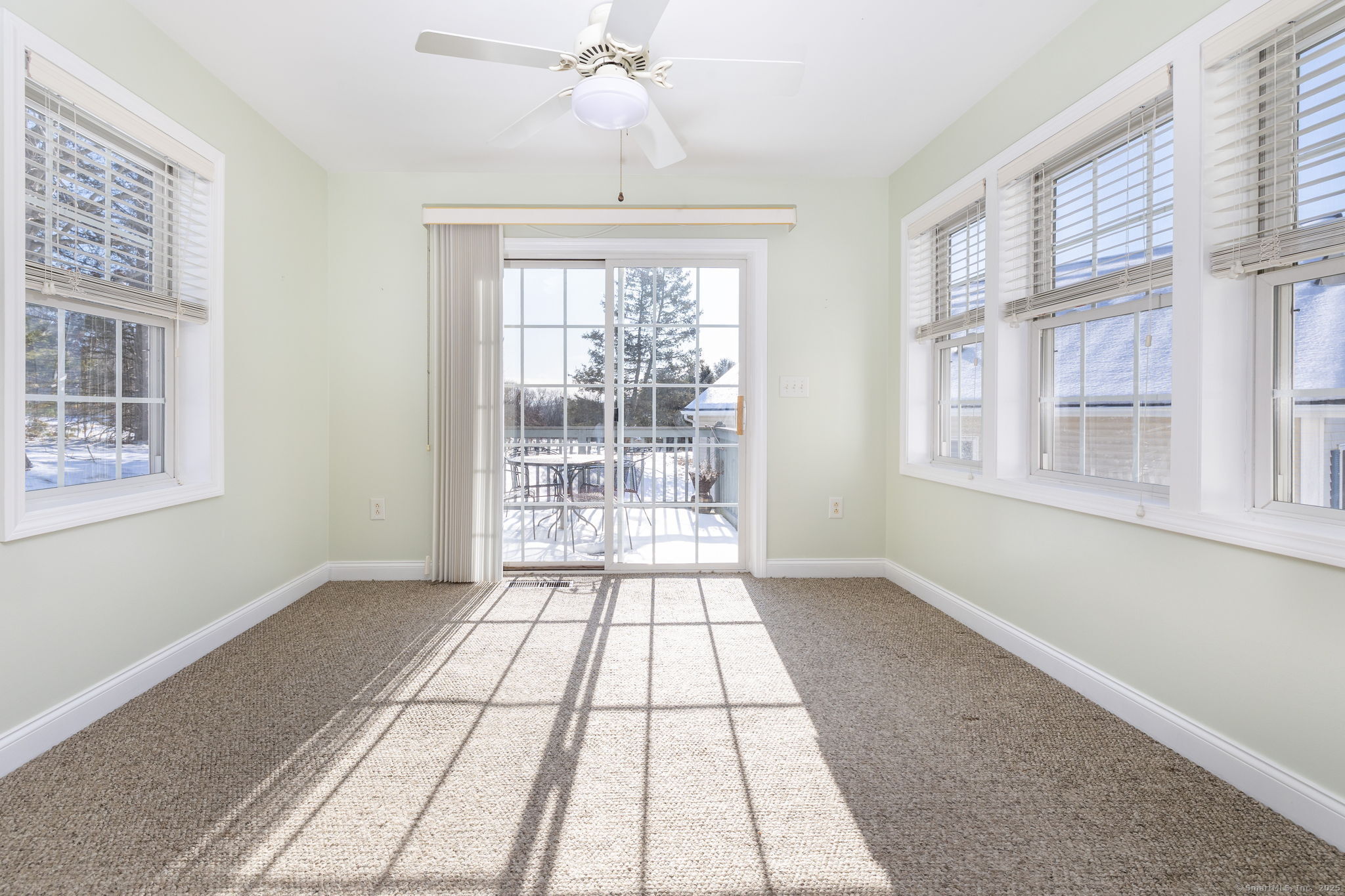 Portland, Connecticut 06480, United States, 2 Bedrooms Bedrooms, ,2 BathroomsBathrooms,Residential,Pending,388